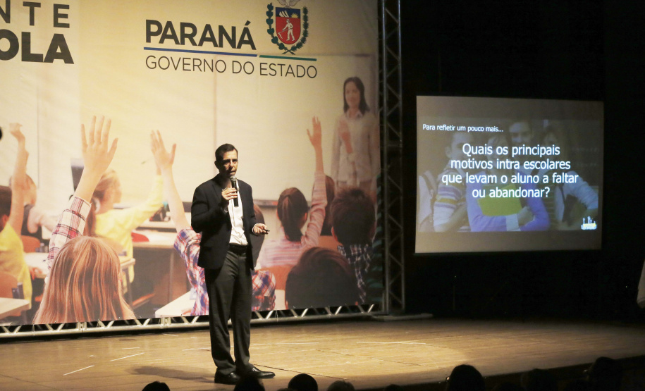 O governador Carlos Massa Ratinho Junior e o secretário da Educação e Esporte, Renato Feder(foto), apresentaram nesta segunda-feira (27/05) o programa Escola Presente, criado para evitar o abandono escolar.Curitiba, 27-05-19.Foto: Arnaldo Alves / ANPr.