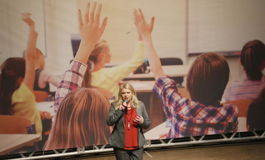 O governador Carlos Massa Ratinho Junior e o secretário da Educação e Esporte, Renato Feder, apresentaram nesta segunda-feira (27/05) o programa Escola Presente, criado para evitar o abandono escolar.Curitiba, 27-05-19.Foto: Arnaldo Alves / ANPr.