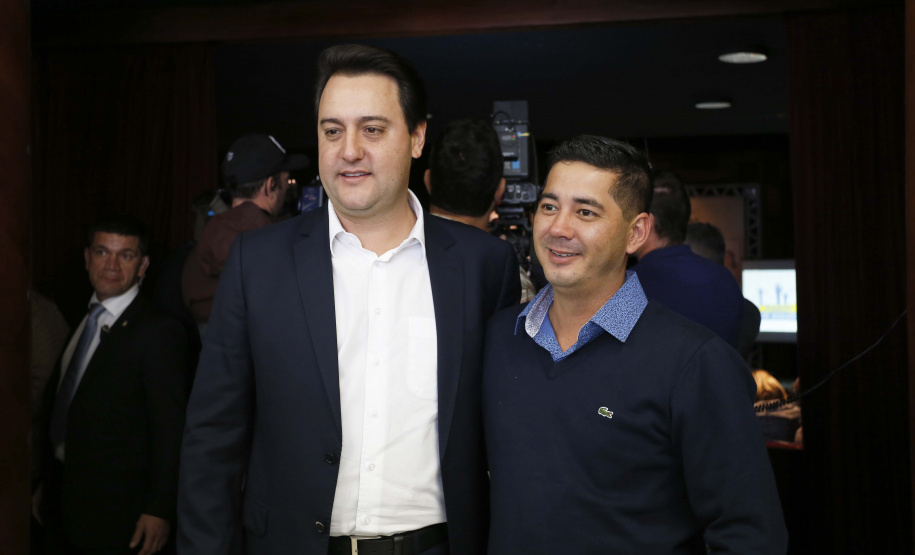 O governador Carlos Massa Ratinho Junior e o secretário da Educação e Esporte, Renato Feder, apresentaram nesta segunda-feira (27/05) o programa Escola Presente, criado para evitar o abandono escolar.Curitiba, 27-05-19.Foto: Arnaldo Alves / ANPr.