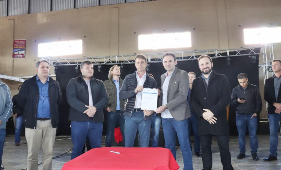 O diretor-presidente da Companhia de Saneamento do Paraná (Sanepar), Claudio Stabile, anunciou investimentos que já estão sendo feitos e as obras previstas para o município de Candói.  -  Foto: Divulgação Sanepar