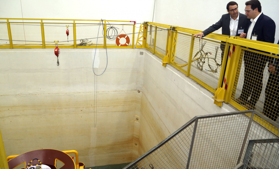 O governador Carlos Massa Ratinho Junior conheceu nesta segunda-feira (27) o primeiro projeto internacional da Aker Solutions desenvolvido integralmente no Paraná, na sede da fábrica, em São José dos Pinhais.Foto: Gilson Abreu/ANPr