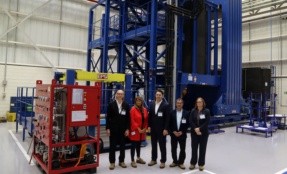 O governador Carlos Massa Ratinho Junior conheceu nesta segunda-feira (27) o primeiro projeto internacional da Aker Solutions desenvolvido integralmente no Paraná, na sede da fábrica, em São José dos Pinhais.Foto: Gilson Abreu/ANPr