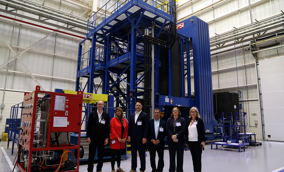 O governador Carlos Massa Ratinho Junior conheceu nesta segunda-feira (27) o primeiro projeto internacional da Aker Solutions desenvolvido integralmente no Paraná, na sede da fábrica, em São José dos Pinhais.Foto: Gilson Abreu/ANPr