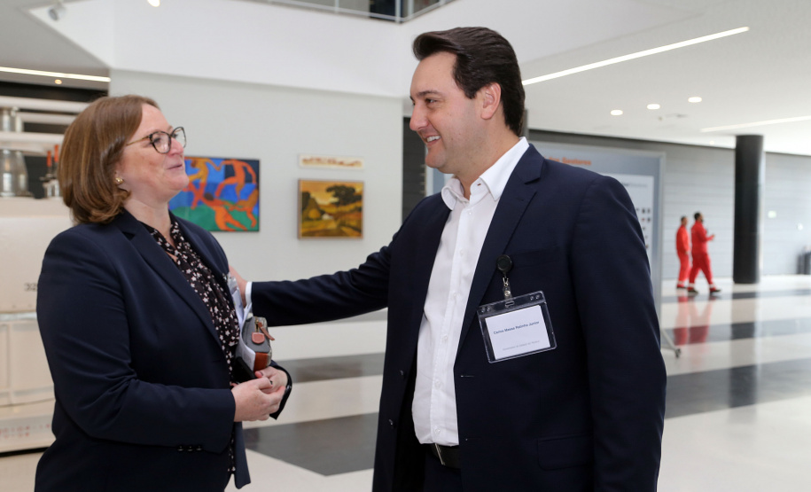 O governador Carlos Massa Ratinho Junior conheceu nesta segunda-feira (27) o primeiro projeto internacional da Aker Solutions desenvolvido integralmente no Paraná, na sede da fábrica, em São José dos Pinhais.Foto: Gilson Abreu/ANPr