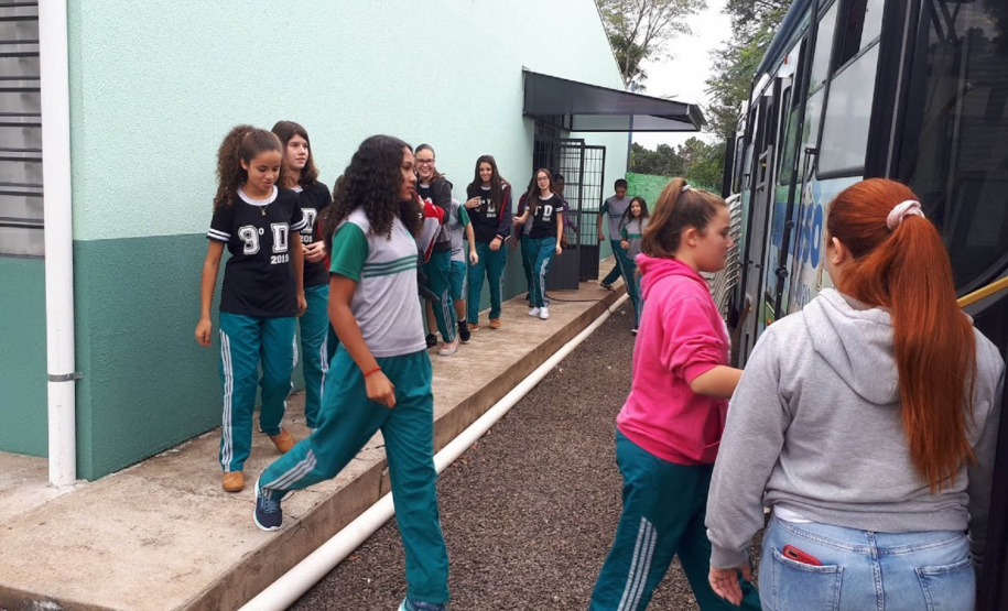 A grande maquete da Sanepar, que mostra o caminho da água do rio ao rio, fez parada em Renascença e Santo Antônio do Sudoeste