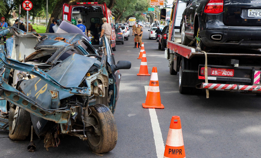 Uma grande mobilização de conscientização sobre segurança no trânsito foi desencadeada pela Polícia Militar nesta segunda-feira (27), Dia Estadual de Prevenção a Acidentes de Trânsito, por conta das atividades educativas da campanha Maio Amarelo. As equipes policiais abordaram motoristas, pedestres e ciclista, com apoio de voluntários de entidades e órgãos ligados ao trânsito nas principais cidades do Paraná.  Curitiba, 27/05/2019  -  Foto: Soldado Amanda Morais