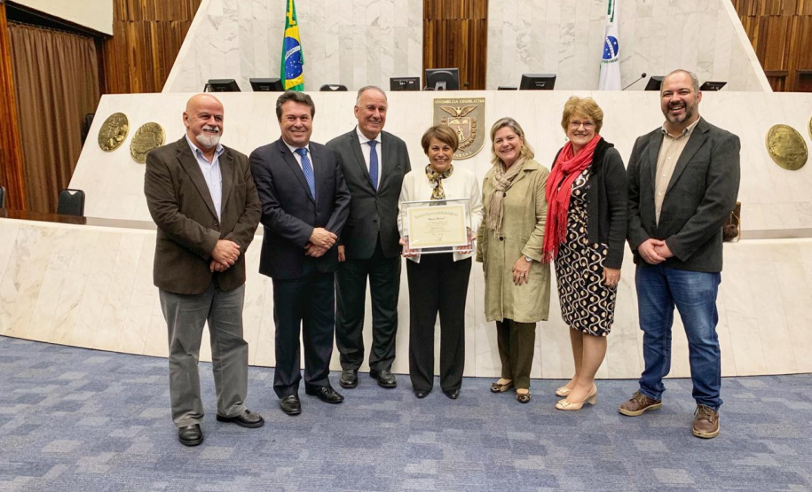 A Assembleia Legislativa homenageou nesta segunda-feira (27), em sessão solene, a Paraná Turismo, que completa 50 anos de serviços prestados ao Estado