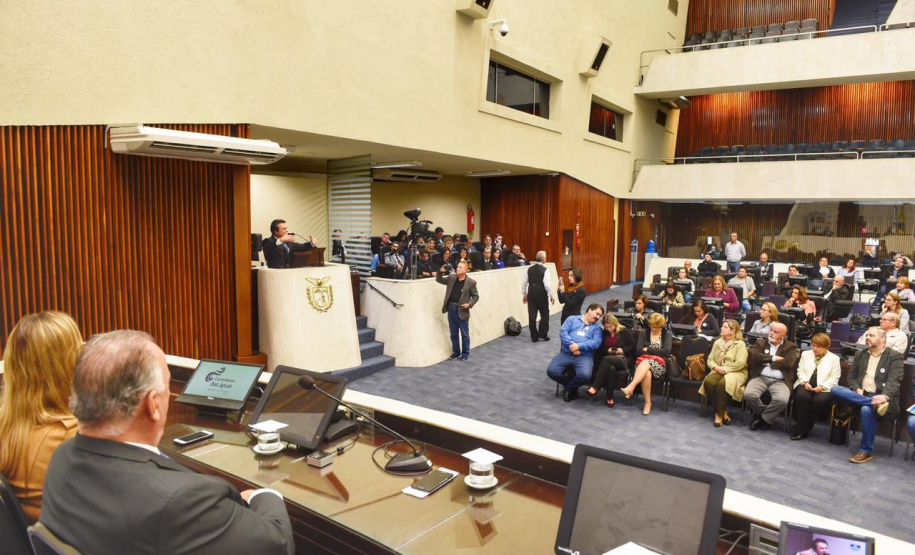 A Assembleia Legislativa homenageou nesta segunda-feira (27), em sessão solene, a Paraná Turismo, que completa 50 anos de serviços prestados ao Estado