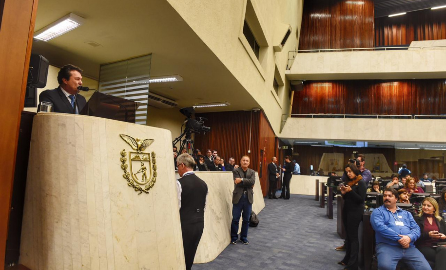 A Assembleia Legislativa homenageou nesta segunda-feira (27), em sessão solene, a Paraná Turismo, que completa 50 anos de serviços prestados ao Estado