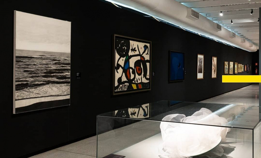 A equipe do Educativo do Museu Oscar Niemeyer oferece nesta quarta-feira (29), das 11h às 17h, a oficina “Que Monstro Tem o meu Nome?”, que trabalhará a técnica de desenho e recorte. A atividade acontecerá no Subsolo. -  Foto: Divulgação MON