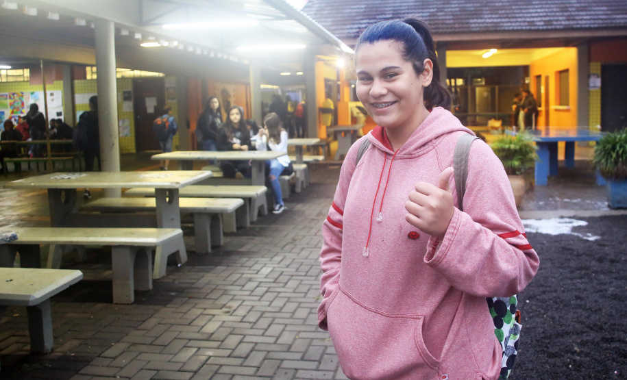 Presença policial transforma ambiente escolar e entorno em Foz do Iguaçu. Na imagem, Rafaela dos Santos Foto: Jaelson Lucas/AENPr