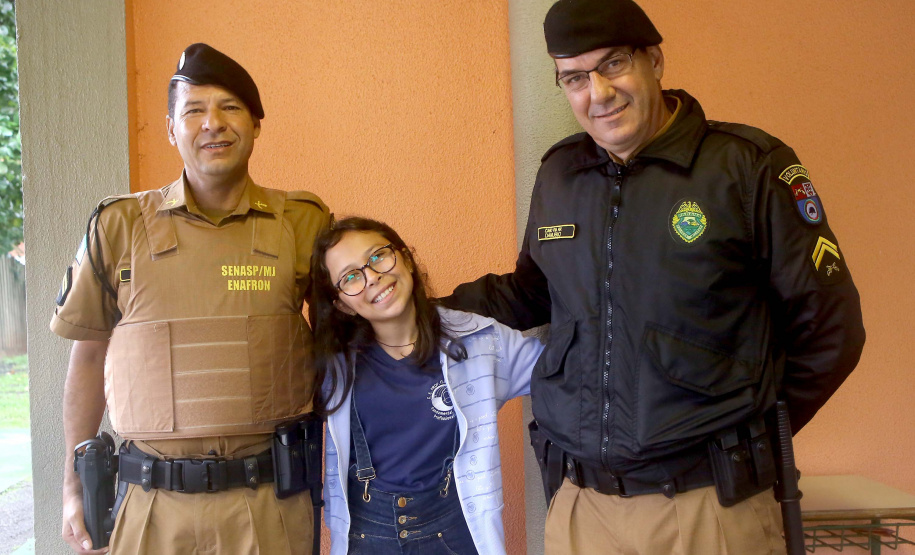Presença policial transforma ambiente escolar e entorno em Foz do Iguaçu . Na foto, a estudante Marjane Dotto.Foto: Jaelson Lucas/AENPr