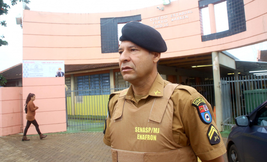 Presença policial transforma ambiente escolar e entorno em Foz do Iguaçu. Foto: Jaelson Lucas/AENPr