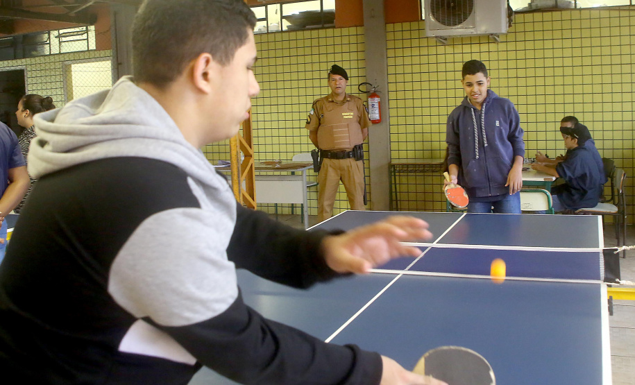Presença policial transforma ambiente escolar e entorno em Foz do Iguaçu. Foto: Jaelson Lucas/AENPr