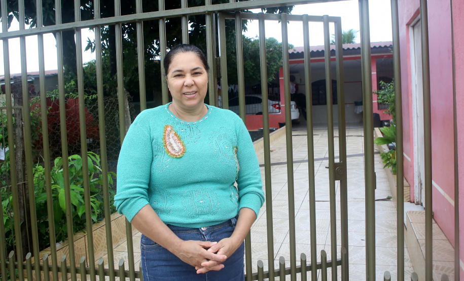 Presença policial transforma ambiente escolar e entorno em Foz do Iguaçu. Na imagem, Suely Santos. Foto: Jaelson Lucas/AENPr