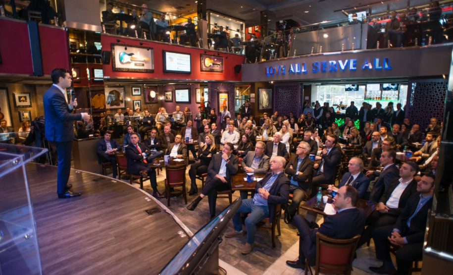 A Copel e as transformações no mercado de energia foi o tema da palestra que o presidente da Companhia, Daniel Slaviero, apresentou nesta quarta-feira (29), no evento Estrela ADVB, realizado em Curitiba, pela Associação dos Dirigentes de Vendas e Marketing do Brasil, seção Paraná. Foto: Copel