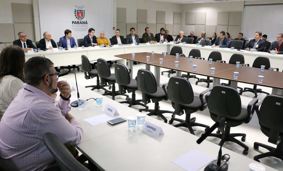 A implantação de ações que facilitem a modernização e a inovação foi um dos temas principais da reunião do Fórum Permanente das Microempresas e Empresas de Pequeno Porte do Estado do Paraná (FOPEME), realizada nesta quarta-feira (29), em Curitiba. - Curitiba, 29/05/2019 - Foto: Divulgação SEPL