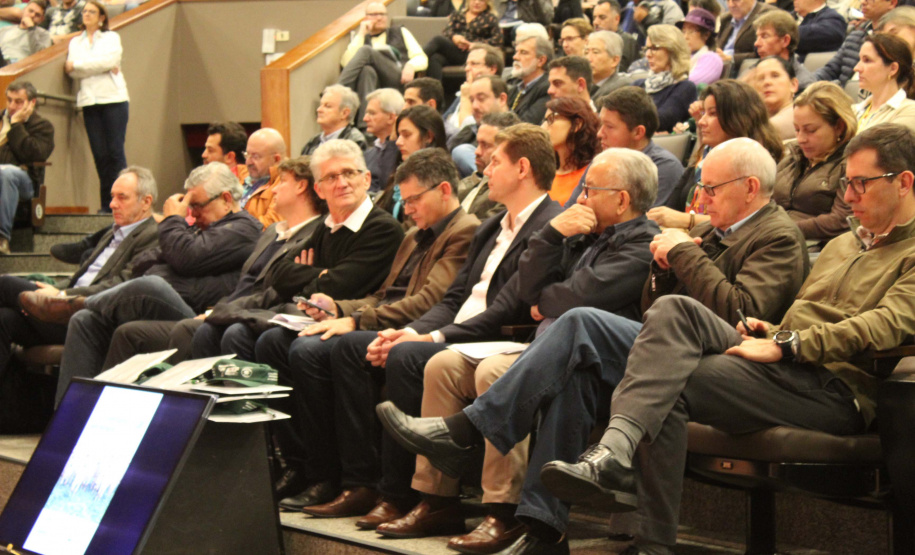 Para o secretário estadual da Agricultura e do Abastecimento, Norberto Ortigara, o Paraná tem condições técnicas, econômicas e políticas de evoluir, e tem mostrando capacidade de ação e estrutura para suspender a vacinação. Foto: Gisele Barão/SEAB