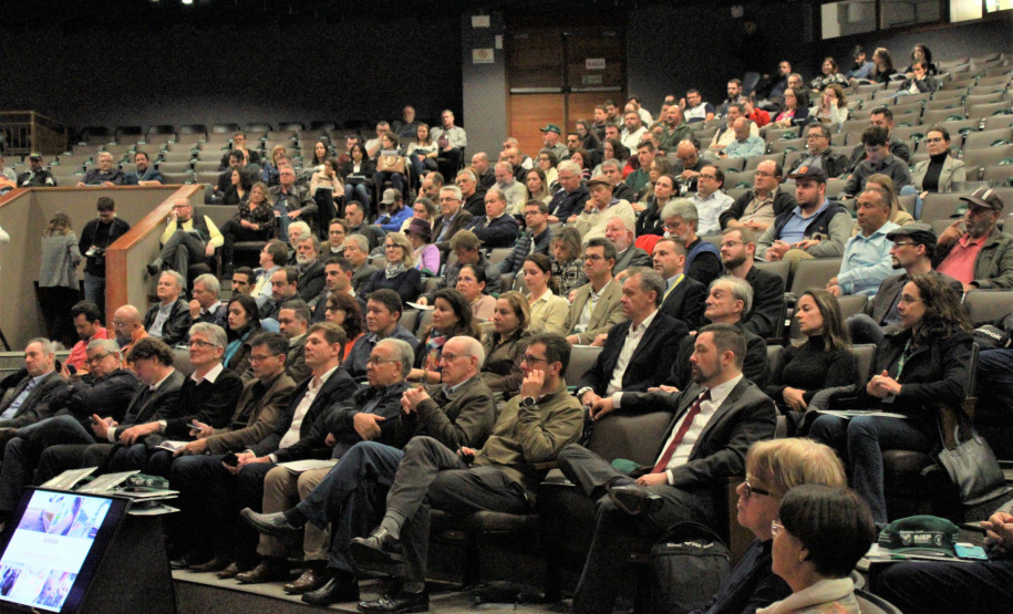 Para o secretário estadual da Agricultura e do Abastecimento, Norberto Ortigara, o Paraná tem condições técnicas, econômicas e políticas de evoluir, e tem mostrando capacidade de ação e estrutura para suspender a vacinação. Foto: Gisele Barão/SEAB