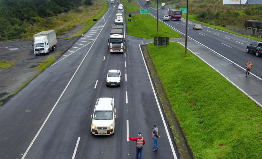 A Secretaria da Fazenda e a Receita Estadual do Paraná realizaram nesta quinta-feira (30) uma operação integrada de fiscalização de mercadorias em trânsito em 35 pontos fixos e 32 pontos móveis do Estado, em uma área de abrangência com 53 municípios. Foto: José Fernando Ogura/ANPr - 30/05/2019