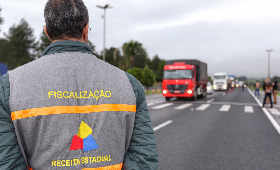A Secretaria da Fazenda e a Receita Estadual do Paraná realizaram nesta quinta-feira (30) uma operação integrada de fiscalização de mercadorias em trânsito em 35 pontos fixos e 32 pontos móveis do Estado, em uma área de abrangência com 53 municípios. Foto: José Fernando Ogura/ANPr - 30/05/2019