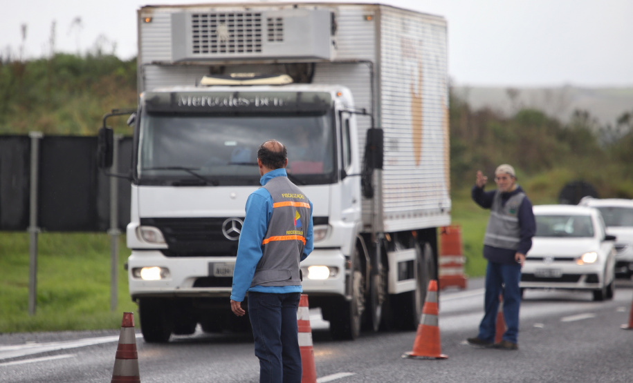 A Secretaria da Fazenda e a Receita Estadual do Paraná realizaram nesta quinta-feira (30) uma operação integrada de fiscalização de mercadorias em trânsito em 35 pontos fixos e 32 pontos móveis do Estado, em uma área de abrangência com 53 municípios. Foto: José Fernando Ogura/ANPr - 30/05/2019