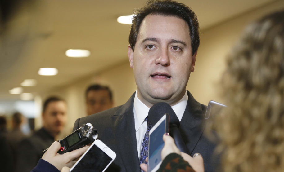 O governador Carlos Massa Ratinho Junior, participa das comemorações dos 72 anos do Tribunal de Contas do Estado. Presentes: ministro do Desenvolvimento Regional, Gustavo Canuto; entre outras autoridades.Curitiba, 03-06-19.Foto: Arnaldo Alves / ANPr.