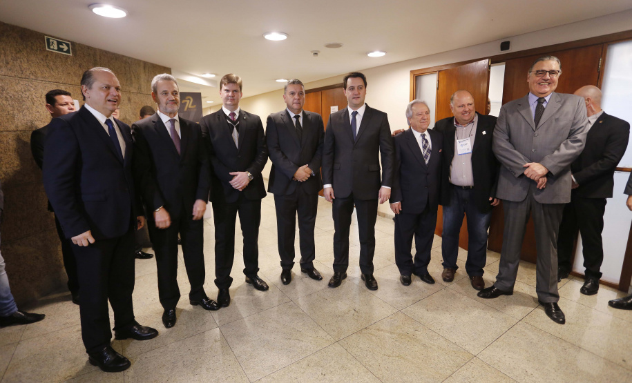 O governador Carlos Massa Ratinho Junior, participa das comemorações dos 72 anos do Tribunal de Contas do Estado. Presentes: ministro do Desenvolvimento Regional, Gustavo Canuto; entre outras autoridades.Curitiba, 03-06-19.Foto: Arnaldo Alves / ANPr.