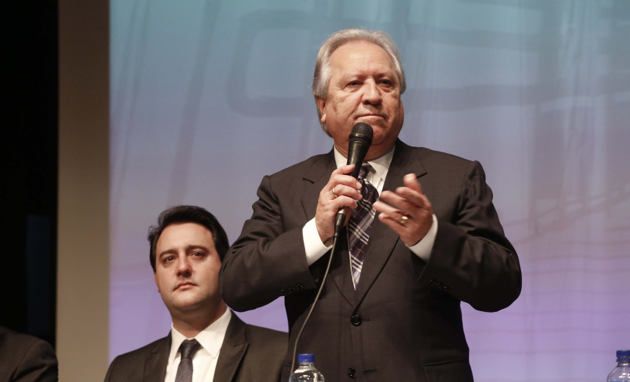 O governador Carlos Massa Ratinho Junior, participa das comemorações dos 72 anos do Tribunal de Contas do Estado. Presentes: ministro do Desenvolvimento Regional, Gustavo Canuto; entre outras autoridades.Curitiba, 03-06-19.Foto: Arnaldo Alves / ANPr.