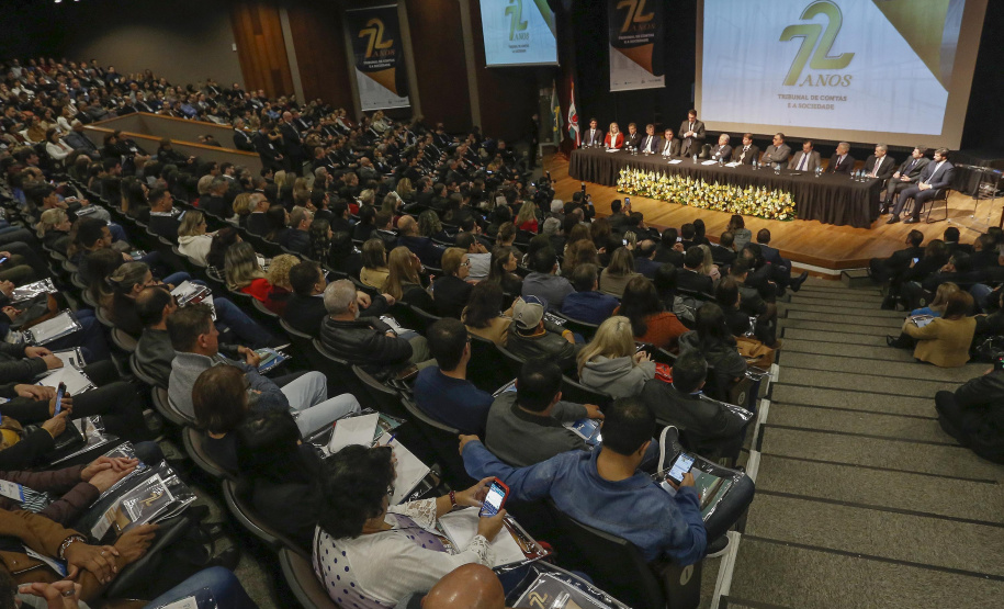 O governador Carlos Massa Ratinho Junior, participa das comemorações dos 72 anos do Tribunal de Contas do Estado. Presentes: ministro do Desenvolvimento Regional, Gustavo Canuto; entre outras autoridades.Curitiba, 03-06-19.Foto: Arnaldo Alves / ANPr.