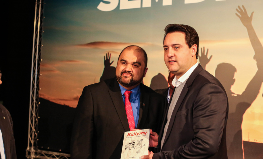 O governador Carlos Massa Ratinho Junior lança nesta terça-feira (04) no auditório Poty Lazzarotto do Museu Oscar Niemeyer, a campanha Junho Paraná Sem Drogas. O mês inteiro será dedicado à conscientização e prevenção quanto ao uso de entorpecentes. Curitiba, 04/06/2019 -Foto: Geraldo Bubniak/ANPr