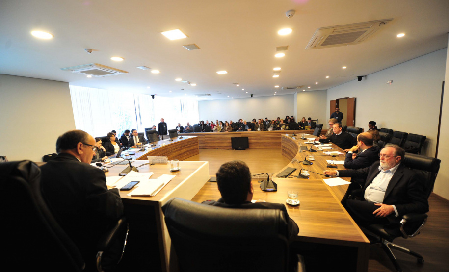 A Secretaria de Estado da Saúde apresentou nesta terça-feira (4), aos deputados que fazem parte da Comissão de Saúde da Assembleia Legislativa, o relatório de suas atividades nos quatro primeiros meses deste ano.Foto: Dálie Felberg/ALEP