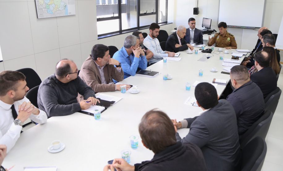 Administração orienta usuários sobre pagamento direto às oficinas. A Secretaria de Estado da Administração e da Previdência reuniu nesta terça-feira (04) representantes das secretarias responsáveis pela maior parte da frota oficial do Estado.   -  Curitiba, 04/06/2019  -  Foto: José Fernando Ogura/ANPr