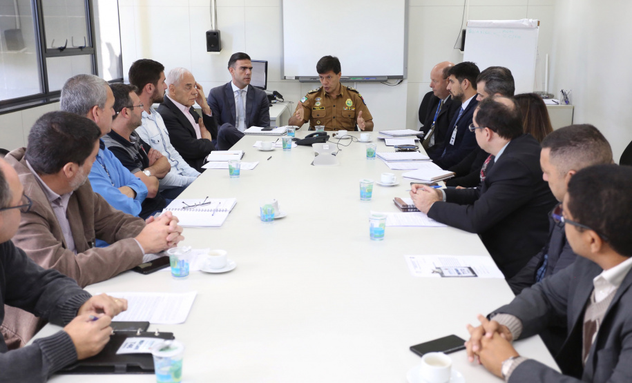 Administração orienta usuários sobre pagamento direto às oficinas. A Secretaria de Estado da Administração e da Previdência reuniu nesta terça-feira (04) representantes das secretarias responsáveis pela maior parte da frota oficial do Estado.   -  Curitiba, 04/06/2019  -  Foto: José Fernando Ogura/ANPr