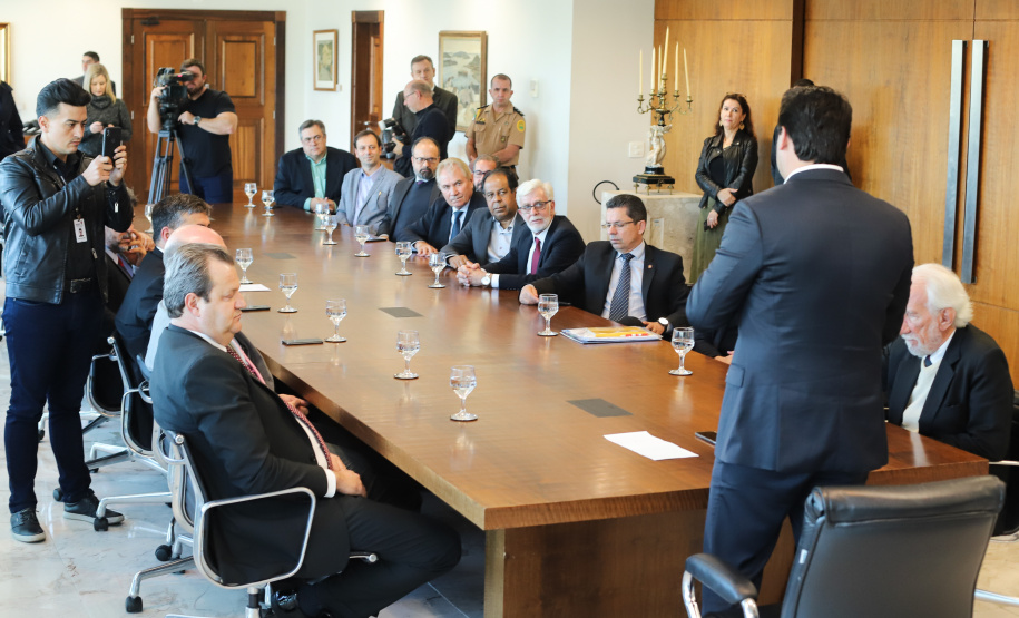 O governador Carlos Massa Ratinho Junior libera recursos para bolsas de pesquisa e extensão, para pesquisadores das universidades e institutos de pesquisa do Paraná.Curitiba, 04-06-19.Foto: Rodrigo Félix Leal/ANPr