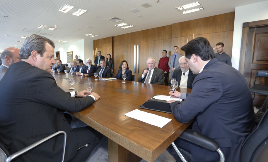 O governador Carlos Massa Ratinho Junior libera recursos para bolsas de pesquisa e extensão, para pesquisadores das universidades e institutos de pesquisa do Paraná.Curitiba, 04-06-19.Foto: Arnaldo Alves/ANPr