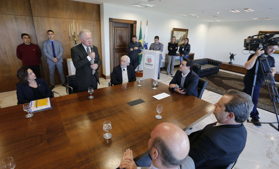 O governador Carlos Massa Ratinho Junior libera recursos para bolsas de pesquisa e extensão, para pesquisadores das universidades e institutos de pesquisa do Paraná.Curitiba, 04-06-19.Foto: Arnaldo Alves/ANPr