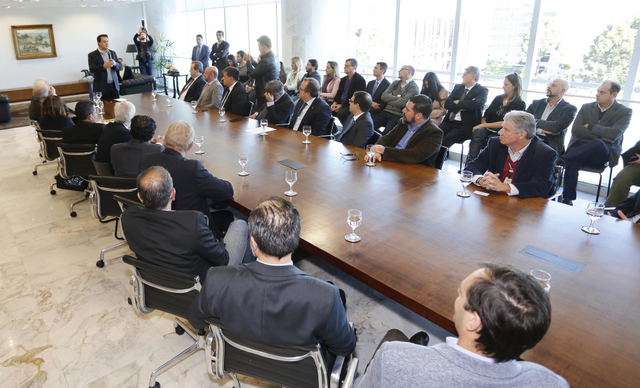 O governador Carlos Massa Ratinho Junior libera recursos para bolsas de pesquisa e extensão, para pesquisadores das universidades e institutos de pesquisa do Paraná.Curitiba, 04-06-19.Foto: Arnaldo Alves/ANPr