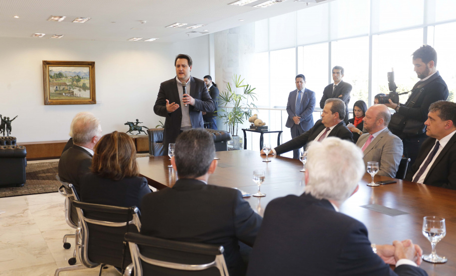 O governador Carlos Massa Ratinho Junior libera recursos para bolsas de pesquisa e extensão, para pesquisadores das universidades e institutos de pesquisa do Paraná.Curitiba, 04-06-19.Foto: Arnaldo Alves/ANPr