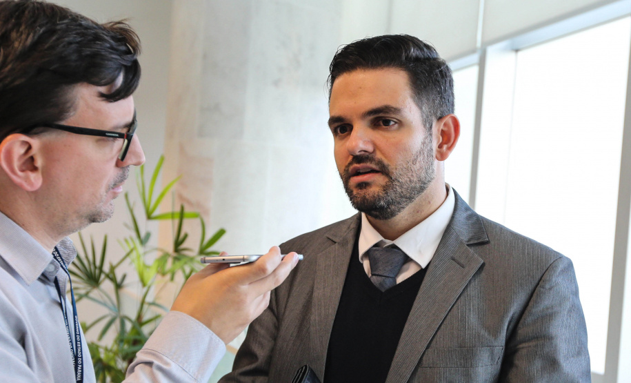 O governador Carlos Massa Ratinho Junior conheceu nesta quinta-feira (6) uma nova alternativa de energia limpa e mais econômica produzida 100% no Paraná