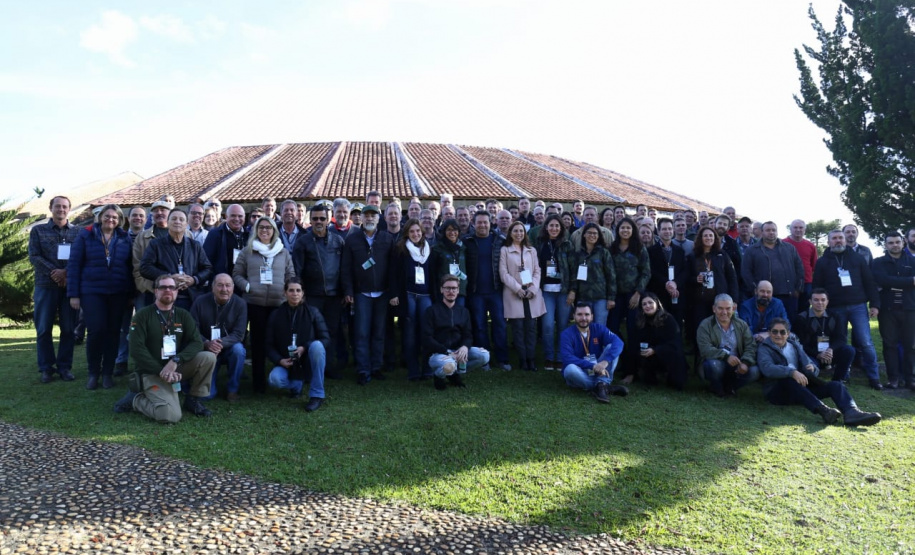 A Companhia de Energia Elétrica (Copel) promoveu nesta quinta-feira (06), emparceria com Secretaria de Estado do Desenvolvimento Sustentável e doTurismo e o Instituto Ambiental do Paraná (IAP), o Workshop de Gestão deBordas de Reservatório, realizado no Centro de Eventos de Faxinal do Céu, nomunicípio de Pinhão.  Faxinal do Céu, 06/06/2019  -  Foto: Valdemir Daniel Cavalheiro / Copel