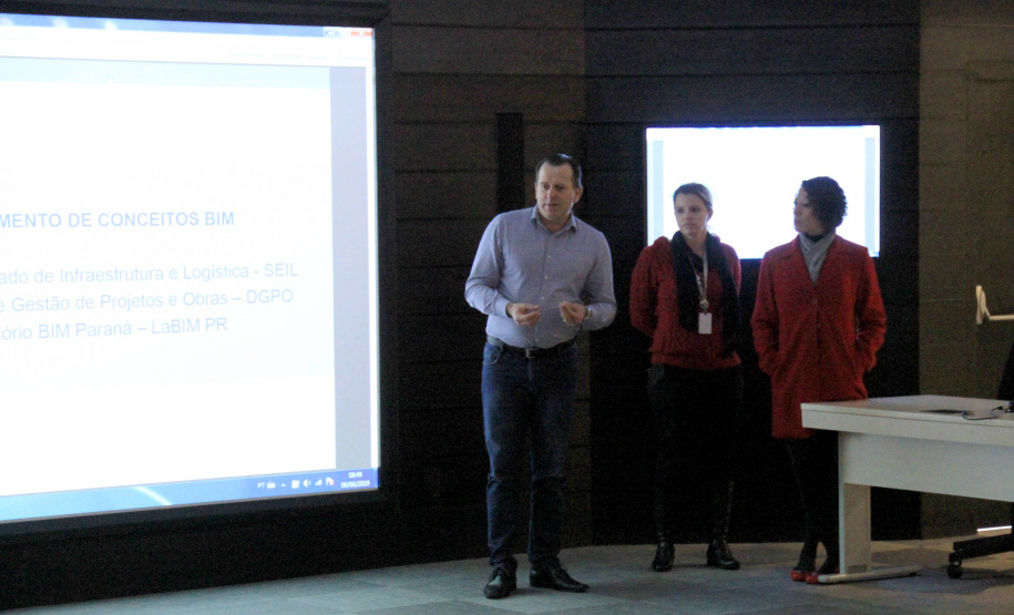 A Secretaria de Estado do Desenvolvimento Urbano e Obras Públicas do Paraná (SEDU) deu início nesta quinta-feira (6) ao processo de unificação de procedimentos para a aplicação do Método BIM (Building Information Modeling , ou Modelagem da Informação da Construção) às obras de edificações realizadas ou viabilizadas por todas as instituições, empresas e órgãos estaduais. Foto: Divulgação/SEDU