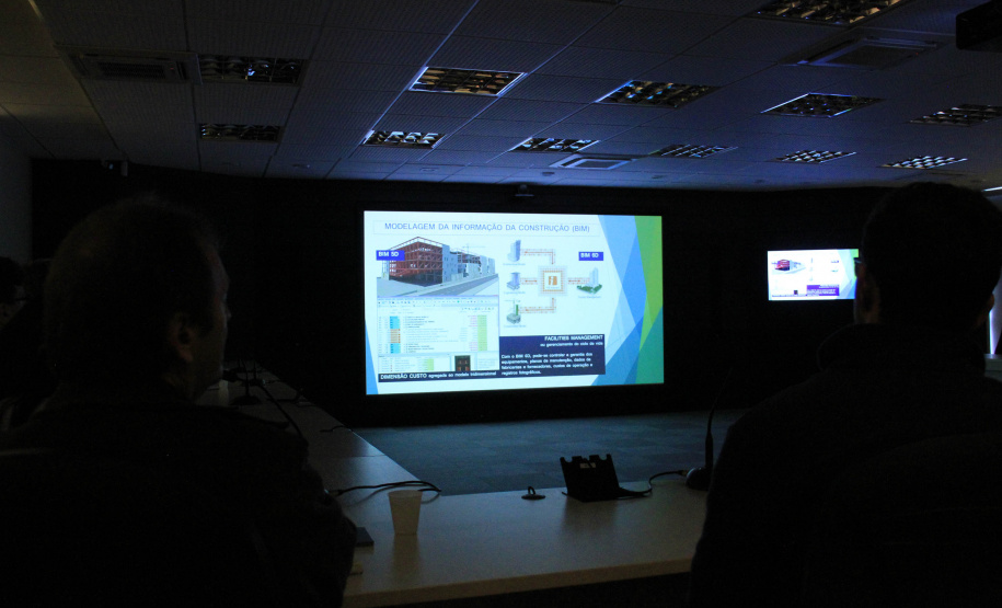 A Secretaria de Estado do Desenvolvimento Urbano e Obras Públicas do Paraná (SEDU) deu início nesta quinta-feira (6) ao processo de unificação de procedimentos para a aplicação do Método BIM (Building Information Modeling , ou Modelagem da Informação da Construção) às obras de edificações realizadas ou viabilizadas por todas as instituições, empresas e órgãos estaduais. Foto: Divulgação/SEDU