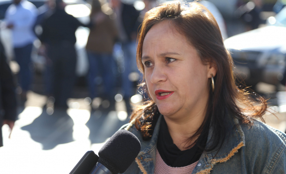 Cinquenta e seis famílias de produtores rurais ocupantes de terras pertencentes ao Estado (devolutas) em Pitanga e Boa Ventura do São Roque, no Centro do Paraná, receberam nesta sexta-feira (7) os títulos de propriedade de seus imóveis. Aguardado há anos pelas famílias, o documento de regularização das terras foi entregue em encontro com o governador Carlos Massa Ratinho Junior, realizado em Pitanga.   Foto: José Fernando Ogura/ANPr