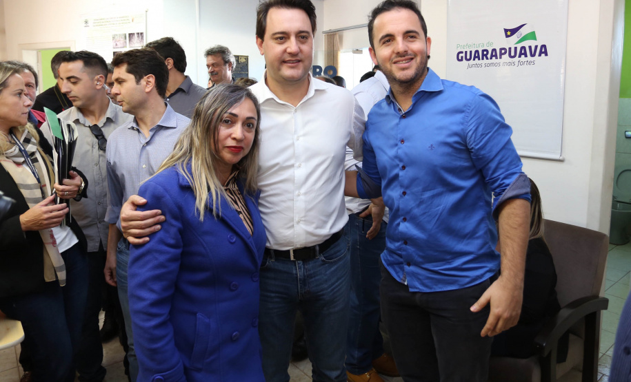 Os municípios de Pitanga, Goioxim, Guarapuava, Roncador, Campina do Simão e Cândido de Abreu, na região central do Paraná, vão investir R$ 2,3 milhões em obras e ações de melhoria em outras áreas. Os recursos são do Governo do Estado e foram confirmados pelo governador Carlos Massa Ratinho Junior nesta sexta-feira (7), em encontro com prefeitos na Associação dos Municípios do Centro do Paraná (AMOCENTRO), em Pitanga.  Foto: José Fernando Ogura/ANPr