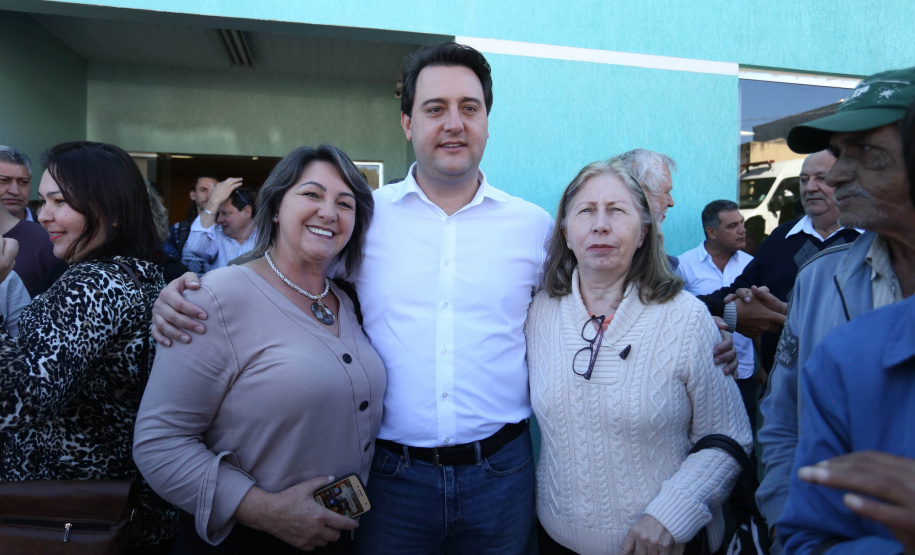 Os municípios de Pitanga, Goioxim, Guarapuava, Roncador, Campina do Simão e Cândido de Abreu, na região central do Paraná, vão investir R$ 2,3 milhões em obras e ações de melhoria em outras áreas. Os recursos são do Governo do Estado e foram confirmados pelo governador Carlos Massa Ratinho Junior nesta sexta-feira (7), em encontro com prefeitos na Associação dos Municípios do Centro do Paraná (AMOCENTRO), em Pitanga.  Foto: José Fernando Ogura/ANPr