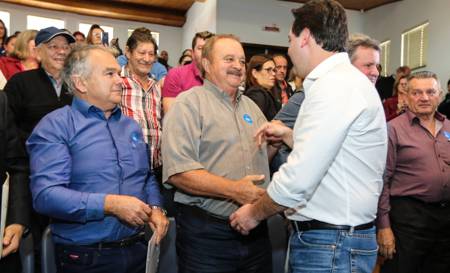 Governador Carlos Massa Ratinho Junior se reúne em Irati com os prefeitos do Centro-Sul do Paraná, e repassa recursos para investimentos em diversos municípios da região. O secretário do Desenvolvimento Urbano e Obras Públicas, João Carlos Ortega, também participa do encontro.  -  Irati, 07/06/2019  -  Foto: Geraldo Bubniak/ANPr