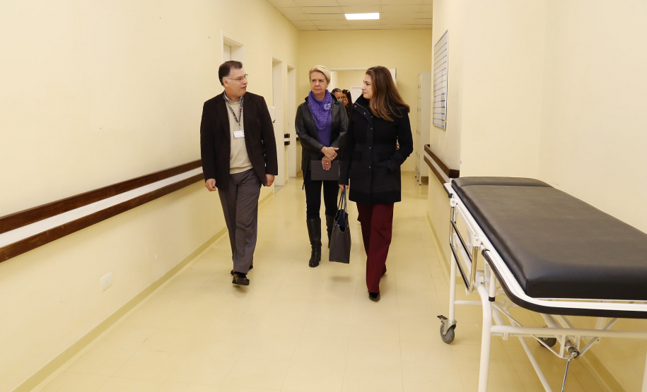 A Secretaria de Estado da Saúde e o Hospital do Trabalhador (HT) apresentaram a profissionais e entidades de classe a proposta de incorporação do Centro Hospitalar de Reabilitação Ana Carolina Moura Xavier (CHR) ao HT. A ideia é otimizar os recursos disponíveis e sub-utilizados no Centro de Reabilitação e complementar a assistência já oferecida pelo HT.  Foto: Clevis Massolla/SESA