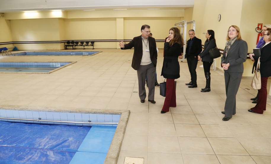 A Secretaria de Estado da Saúde e o Hospital do Trabalhador (HT) apresentaram a profissionais e entidades de classe a proposta de incorporação do Centro Hospitalar de Reabilitação Ana Carolina Moura Xavier (CHR) ao HT. A ideia é otimizar os recursos disponíveis e sub-utilizados no Centro de Reabilitação e complementar a assistência já oferecida pelo HT.  Foto: Clevis Massolla/SESA