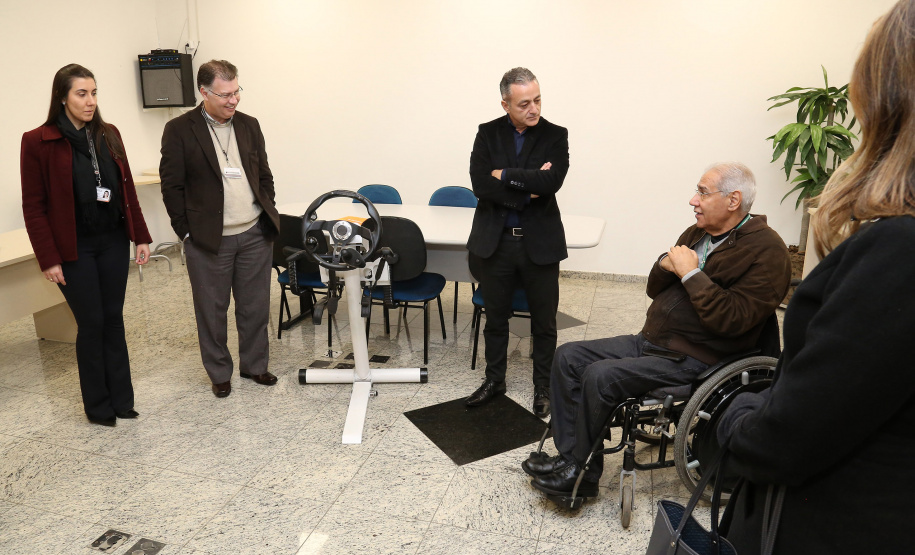 A Secretaria de Estado da Saúde e o Hospital do Trabalhador (HT) apresentaram a profissionais e entidades de classe a proposta de incorporação do Centro Hospitalar de Reabilitação Ana Carolina Moura Xavier (CHR) ao HT. A ideia é otimizar os recursos disponíveis e sub-utilizados no Centro de Reabilitação e complementar a assistência já oferecida pelo HT.  Foto: Clevis Massolla/SESA